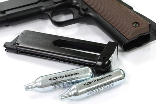 Les cartouches de gaz de 12grammes conviennent aux fusils à air comprimé de CO2